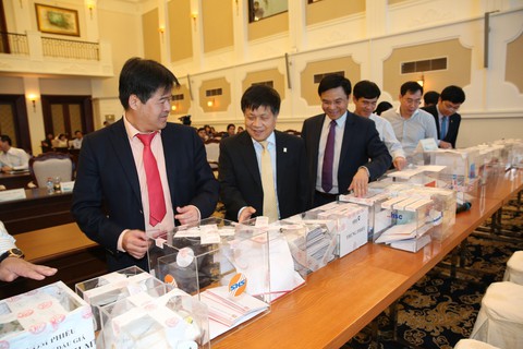 IPO Lọc dầu Dung Quất, ngân sách thu về 5.566 tỉ đồng - Ảnh 1. IPO Lọc dầu Dung Quất, ngân sách thu về 5.566 tỉ đồng - Ảnh 1.