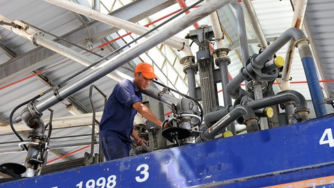 Ethanol tăng giá vì độc quyền, uy hiếp xăng E5? - Ảnh 3. Ethanol tăng giá vì độc quyền, uy hiếp xăng E5? - Ảnh 3.