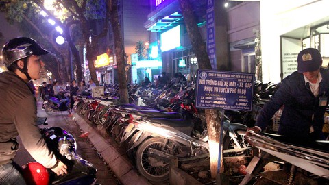 Gỡ nút thắt thiếu bãi giữ xe - Ảnh 1. Gỡ nút thắt thiếu bãi giữ xe - Ảnh 1.