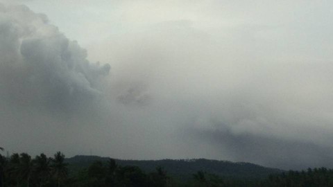 Núi lửa Mayon phun trào, Philippines cảnh báo du khách - Ảnh 3. Núi lửa Mayon phun trào, Philippines cảnh báo du khách - Ảnh 3.