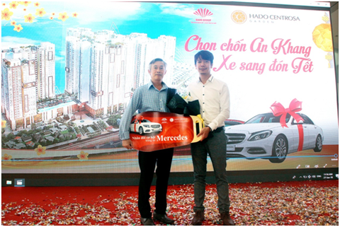 HaDo Centrosa Garden: Đã tìm ra 2 khách hàng may mắn trúng xe Mercedes - Ảnh 4. HaDo Centrosa Garden: Đã tìm ra 2 khách hàng may mắn trúng xe Mercedes - Ảnh 4.