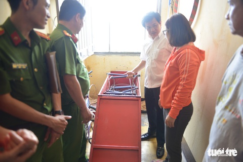 Bít bùng lối đi, các nhà hàng, quán karaoke này ra sao nếu có cháy? - Ảnh 11. Bít bùng lối đi, các nhà hàng, quán karaoke này ra sao nếu có cháy? - Ảnh 11.