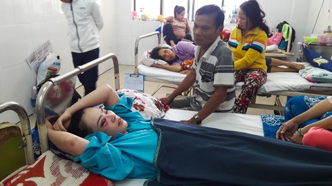 Cháu đánh người ở quán bánh xèo, chú cho xe công an hộ tống về nhà - Ảnh 1. Cháu đánh người ở quán bánh xèo, chú cho xe công an hộ tống về nhà - Ảnh 1.