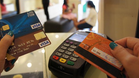 Xem xét giới hạn số lượng tài khoản thanh toán, thẻ ngân hàng - Ảnh 1. Xem xét giới hạn số lượng tài khoản thanh toán, thẻ ngân hàng - Ảnh 1.