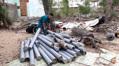 Bí thư, chủ tịch xã giải trình vụ phá rừng tại vịnh Vân Phong - Ảnh 1. Bí thư, chủ tịch xã giải trình vụ phá rừng tại vịnh Vân Phong - Ảnh 1.