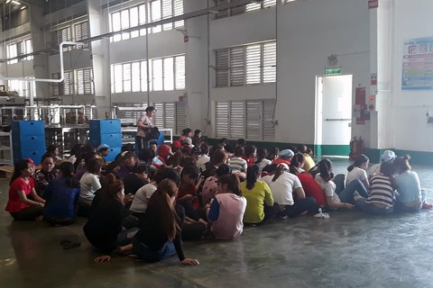 Phản đối chính sách lương, gần 1.000 công nhân ngừng việc - Ảnh 1. Phản đối chính sách lương, gần 1.000 công nhân ngừng việc - Ảnh 1.