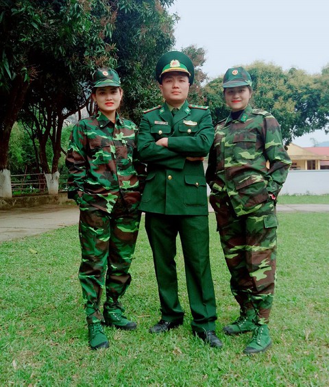 Nghẹt thở xem hai ‘bông hồng thép’ biểu diễn khí công - Ảnh 2. Nghẹt thở xem hai ‘bông hồng thép’ biểu diễn khí công - Ảnh 2.
