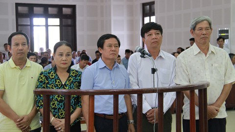 Cựu trung tướng Phan Văn Vĩnh và vụ án gỗ lậu chưa hồi kết - Ảnh 1. Cựu trung tướng Phan Văn Vĩnh và vụ án gỗ lậu chưa hồi kết - Ảnh 1.