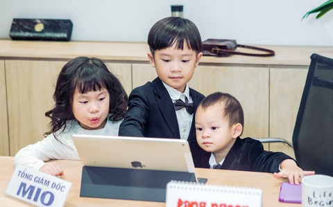 4 nhóc nhà Lý Hải dễ thương trong MV nhạc phim Lật mặt 3 - Ảnh 3. 4 nhóc nhà Lý Hải dễ thương trong MV nhạc phim Lật mặt 3 - Ảnh 3.