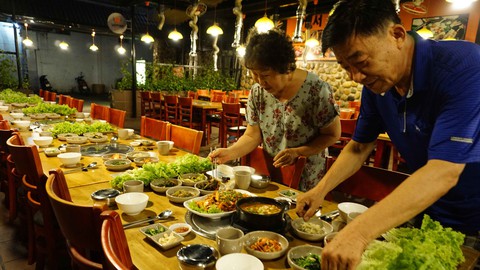 Phố Hàn Quốc trong lòng Sài Gòn - Ảnh 4. Phố Hàn Quốc trong lòng Sài Gòn - Ảnh 4.