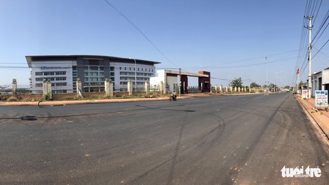 Bệnh viện ngàn tỉ nằm chờ… đường - Ảnh 2. Bệnh viện ngàn tỉ nằm chờ… đường - Ảnh 2.