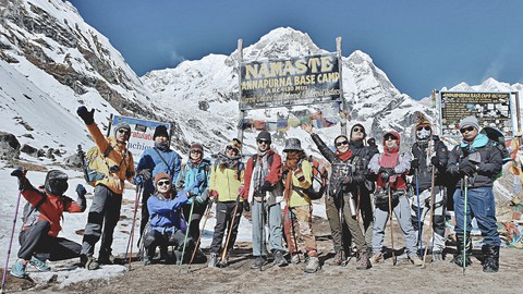 Ngắm những đỉnh núi ở Nepal đẹp lung linh trong tuyết - Ảnh 12. Ngắm những đỉnh núi ở Nepal đẹp lung linh trong tuyết - Ảnh 12.