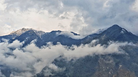 Ngắm những đỉnh núi ở Nepal đẹp lung linh trong tuyết - Ảnh 9. Ngắm những đỉnh núi ở Nepal đẹp lung linh trong tuyết - Ảnh 9.