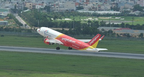 Vietjet Air tuyển tiếp viên trong tháng 4 - Ảnh 1. Vietjet Air tuyển tiếp viên trong tháng 4 - Ảnh 1.