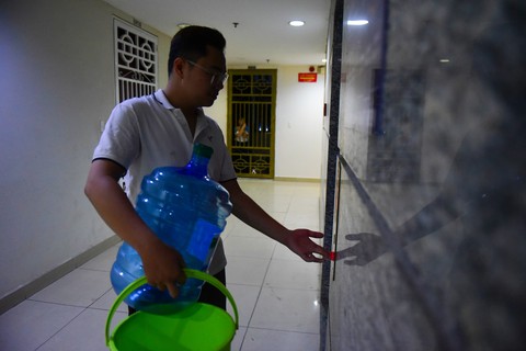 Cư dân Carina sống trong cảnh đèn dầu - Ảnh 4. Cư dân Carina sống trong cảnh đèn dầu - Ảnh 4.