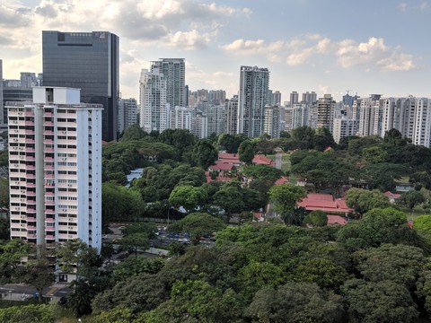 Chung cư condo ở Singapore: Mưa ướt đồ tôi? - Kệ anh! - Ảnh 1. Chung cư condo ở Singapore: Mưa ướt đồ tôi? - Kệ anh! - Ảnh 1.