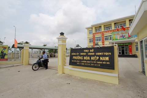Đề xuất thôi việc công chức làm giả giấy tờ ở Đà Nẵng - Ảnh 1. Đề xuất thôi việc công chức làm giả giấy tờ ở Đà Nẵng - Ảnh 1.