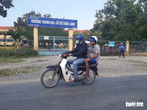Giáo viên bị đánh hơn 3 tuần, Phòng GD-ĐT cố tình không báo? - Ảnh 1. Giáo viên bị đánh hơn 3 tuần, Phòng GD-ĐT cố tình không báo? - Ảnh 1.