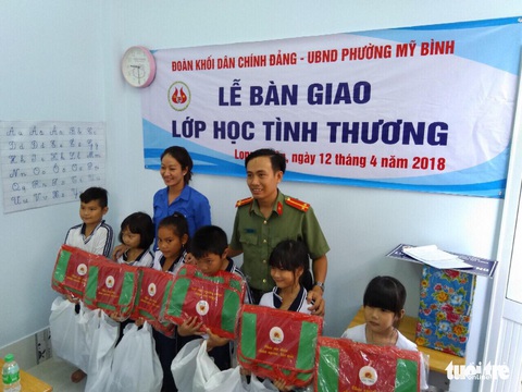 Khánh thành Lớp học tình thương cho học sinh cơ nhỡ - Ảnh 1. Khánh thành Lớp học tình thương cho học sinh cơ nhỡ - Ảnh 1.