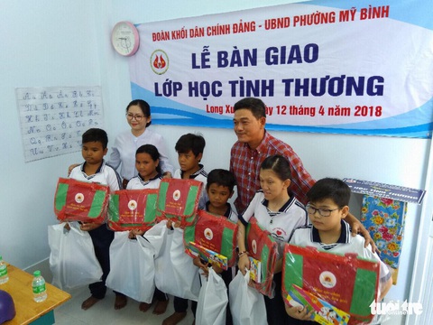 Khánh thành Lớp học tình thương cho học sinh cơ nhỡ - Ảnh 2. Khánh thành Lớp học tình thương cho học sinh cơ nhỡ - Ảnh 2.