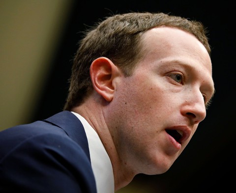 Ông chủ Facebook nói gì về vụ ông Trump dọa đóng cửa mạng xã hội? - Ảnh 1. Ông chủ Facebook nói gì về vụ ông Trump dọa đóng cửa mạng xã hội? - Ảnh 1.
