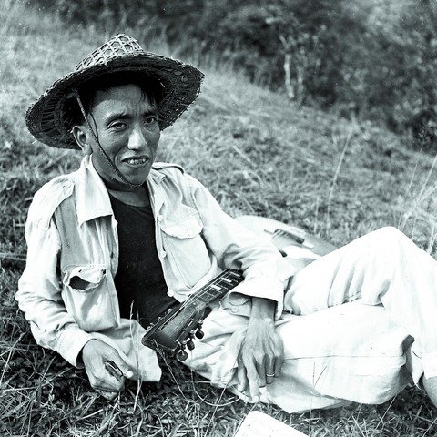 Xem ảnh Phạm Duy, Tố Hữu, Nguyễn Tuân... thời thanh xuân - Ảnh 8. Xem ảnh Phạm Duy, Tố Hữu, Nguyễn Tuân... thời thanh xuân - Ảnh 8.