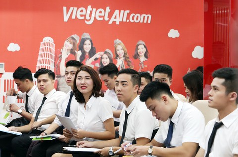 Vietjet Air tuyển tiếp viên trong tháng 4 - Ảnh 2. Vietjet Air tuyển tiếp viên trong tháng 4 - Ảnh 2.