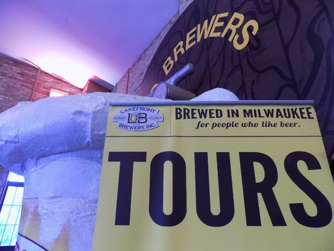 ‘Ngất trên cành quất’ ở Milwaukee - Ảnh 6. ‘Ngất trên cành quất’ ở Milwaukee - Ảnh 6.