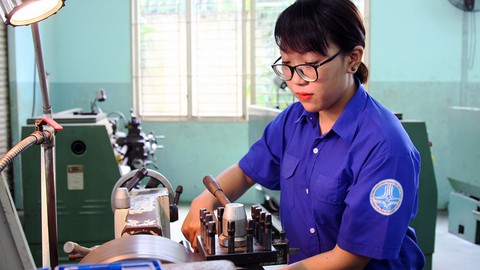 Nữ học kỹ thuật ngày càng đắt giá - Ảnh 2. Nữ học kỹ thuật ngày càng đắt giá - Ảnh 2.