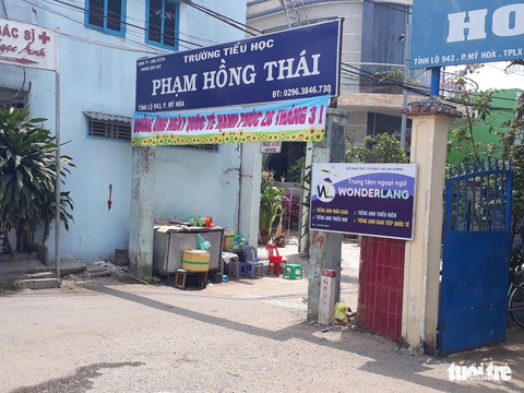 Phạt tiền phụ huynh xông vào trường tát cô giáo - Ảnh 1. Phạt tiền phụ huynh xông vào trường tát cô giáo - Ảnh 1.