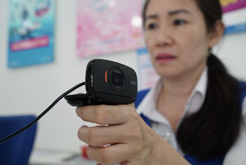 Thuê bao di động lo đi chụp ảnh chân dung, bổ sung thông tin - Ảnh 1. Thuê bao di động lo đi chụp ảnh chân dung, bổ sung thông tin - Ảnh 1.
