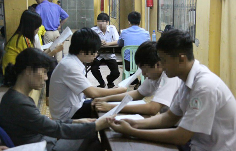 Phút nói thật lý do đưa con vào nội trú của cha mẹ đại gia - Ảnh 1. Phút nói thật lý do đưa con vào nội trú của cha mẹ đại gia - Ảnh 1.