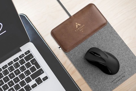 Miếng lót chuột tích hợp bộ sạc không dây cho smart-phone - Ảnh 1. Miếng lót chuột tích hợp bộ sạc không dây cho smart-phone - Ảnh 1.