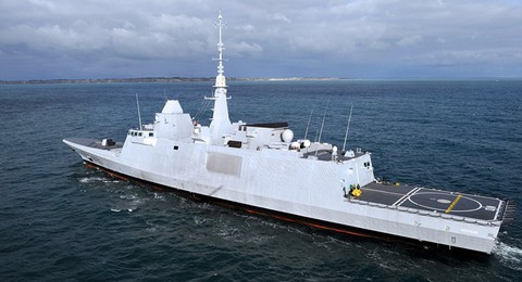 Nga, Mỹ vờn máy bay trên Địa Trung Hải - Ảnh 1. Nga, Mỹ vờn máy bay trên Địa Trung Hải - Ảnh 1.