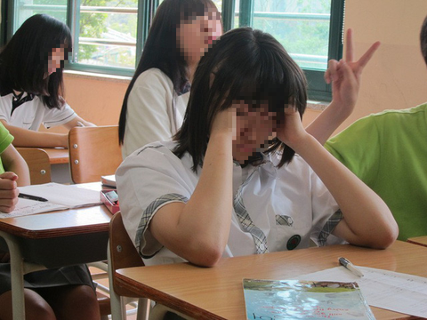 Con khóc nhiều vì không thể đạt 9 điểm IELTS để bố vui - Ảnh 1. Con khóc nhiều vì không thể đạt 9 điểm IELTS để bố vui - Ảnh 1.