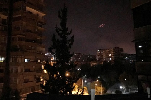 Syria khoe đánh chặn được tên lửa của Mỹ - Ảnh 1. Syria khoe đánh chặn được tên lửa của Mỹ - Ảnh 1.