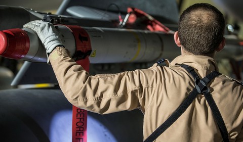 Cuộc không kích tốn kém của liên quân vào Syria - Ảnh 3. Cuộc không kích tốn kém của liên quân vào Syria - Ảnh 3.