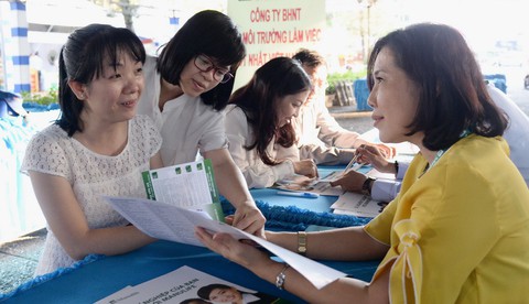 300 gian hàng tuyển dụng trong Ngày hội việc làm phụ nữ - Ảnh 1. 300 gian hàng tuyển dụng trong Ngày hội việc làm phụ nữ - Ảnh 1.