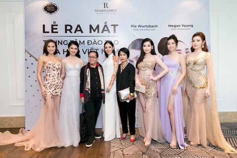 Hoa hậu Hoàn vũ 2015 lần đầu nói về sự cố trao nhầm vương miện - Ảnh 1. Hoa hậu Hoàn vũ 2015 lần đầu nói về sự cố trao nhầm vương miện - Ảnh 1.