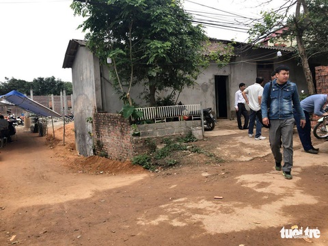 Xót xa đám tang bé trai bị người lạ mặt vào nhà sát hại - Ảnh 1. Xót xa đám tang bé trai bị người lạ mặt vào nhà sát hại - Ảnh 1.