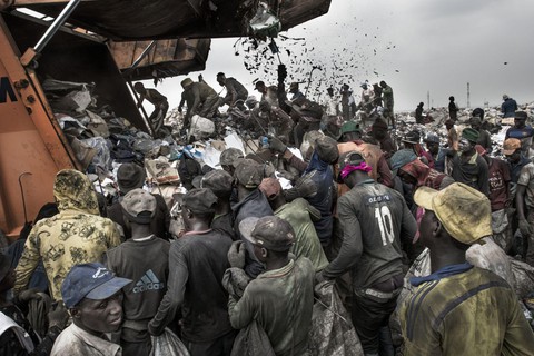 Đường đi của rác qua phóng sự ảnh đoạt giải World Press Photo 2018 - Ảnh 1. Đường đi của rác qua phóng sự ảnh đoạt giải World Press Photo 2018 - Ảnh 1.