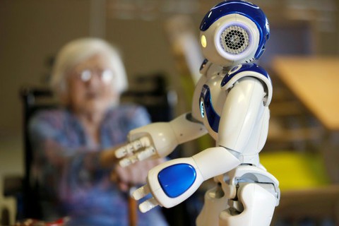 Tranh cãi nảy lửa có nên trao quyền cho robot - Ảnh 1. Tranh cãi nảy lửa có nên trao quyền cho robot - Ảnh 1.