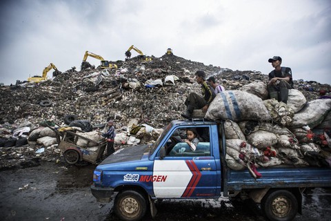 Đường đi của rác qua phóng sự ảnh đoạt giải World Press Photo 2018 - Ảnh 3. Đường đi của rác qua phóng sự ảnh đoạt giải World Press Photo 2018 - Ảnh 3.