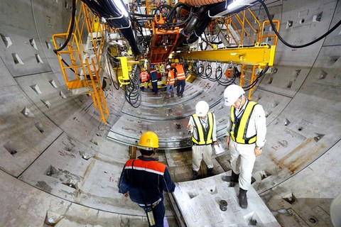 TP.HCM phấn đấu hoàn thành 2 ga metro số 1 trước 30-4 - Ảnh 1. TP.HCM phấn đấu hoàn thành 2 ga metro số 1 trước 30-4 - Ảnh 1.