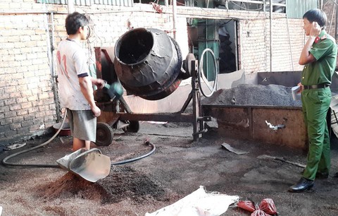 Trộn... bột than trong pin Con Ó vào vỏ, phế phẩm cà phê - Ảnh 4. Trộn... bột than trong pin Con Ó vào vỏ, phế phẩm cà phê - Ảnh 4.