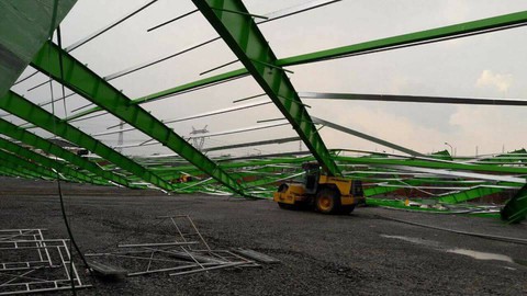 Nhà xưởng sập đè chết một công nhân, 3 người khác bị thương - Ảnh 1. Nhà xưởng sập đè chết một công nhân, 3 người khác bị thương - Ảnh 1.