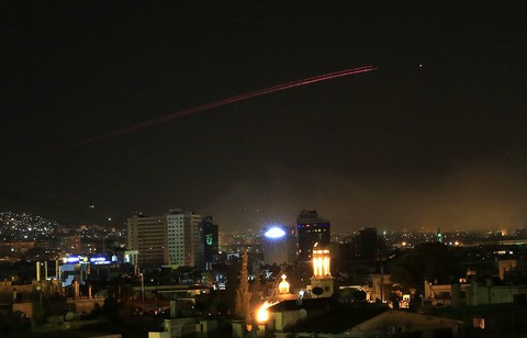 Israel lại tranh thủ dập tên lửa vào căn cứ Syria? - Ảnh 1. Israel lại tranh thủ dập tên lửa vào căn cứ Syria? - Ảnh 1.