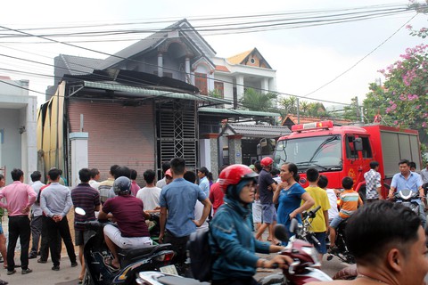 Căn nhà khóa trái cửa bị cháy rụi tại Đồng Nai - Ảnh 1. Căn nhà khóa trái cửa bị cháy rụi tại Đồng Nai - Ảnh 1.