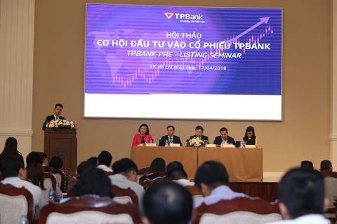 Chứng khoán khởi sắc, ngân hàng rầm rộ lên sàn - Ảnh 1. Chứng khoán khởi sắc, ngân hàng rầm rộ lên sàn - Ảnh 1.
