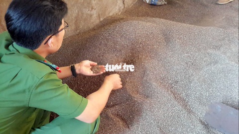 Còn nhiều cà phê bẩn trộn than pin tại thủ phủ Đắk Nông - Ảnh 9. Còn nhiều cà phê bẩn trộn than pin tại thủ phủ Đắk Nông - Ảnh 9.